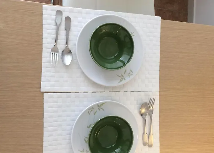 Downtown 37sm, Sunny & Refurbished *