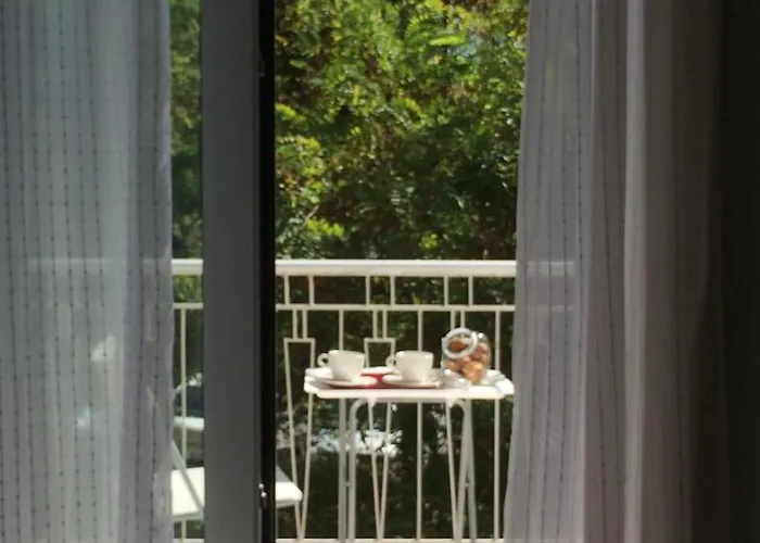 Downtown 37sm, Sunny & Refurbished Διαμέρισμα *