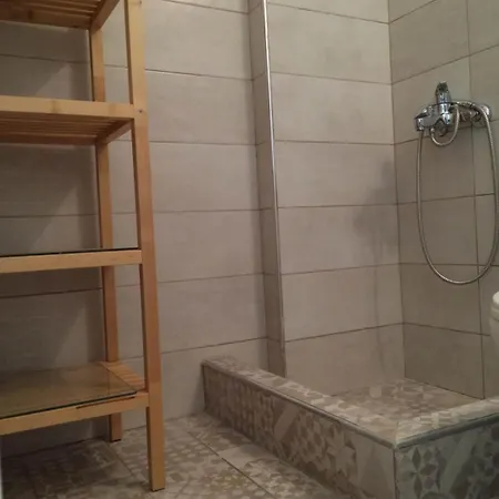 Downtown 37sm, Sunny & Refurbished Апартаменты Салоники