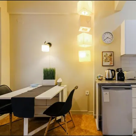 Downtown 37sm, Sunny & Refurbished Апартаменты Салоники